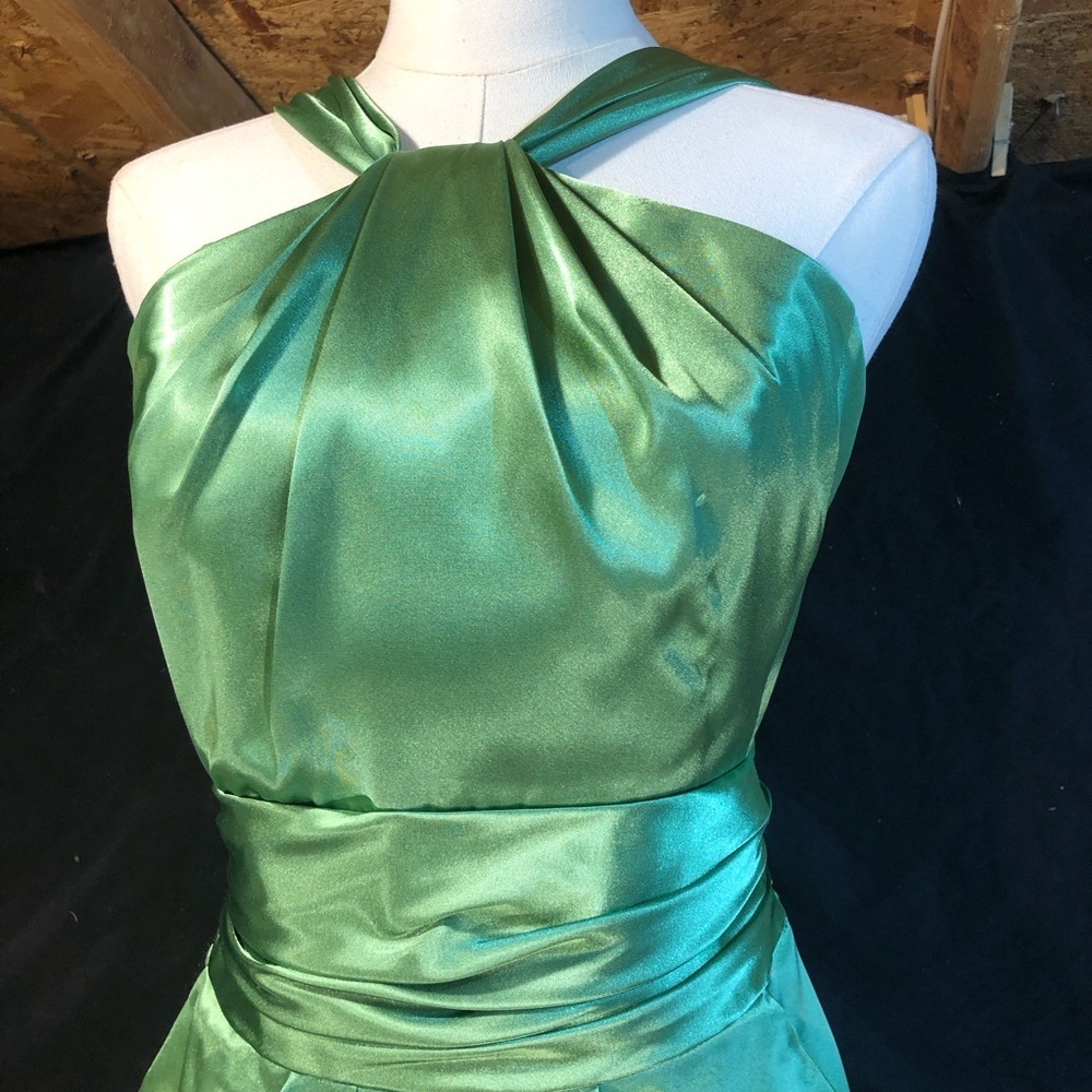 David's Bridal Halter Top Green Prom Formal Cocktail Dress with Pockets Size M